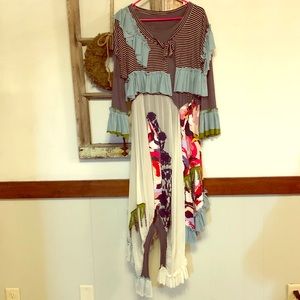 ❌SOLD❌Boutique custom made dress and cape